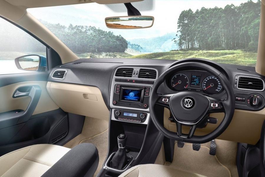 Торпедо Volkswagen Ameo 2016 года  (фото 9 из 16)